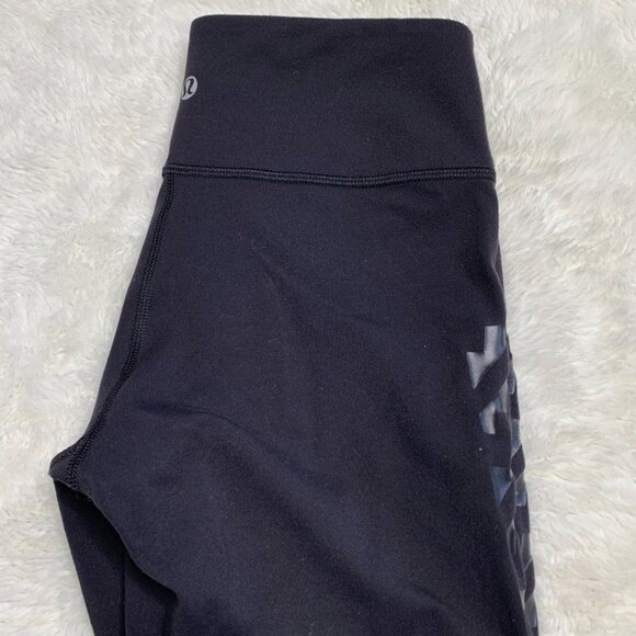 Lululemon Women's Black Leggings with Chevron Print Size 4 - Picture 3 of 11